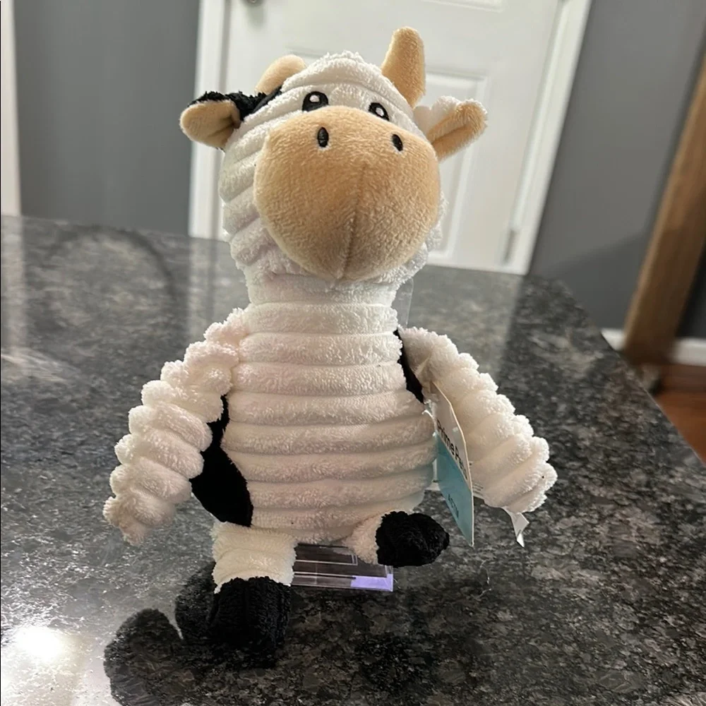 Prime Pets Dog Toy Adorable Cow Plush Squeaky Toy 8” x 6” NWT Farm Animal Friend
